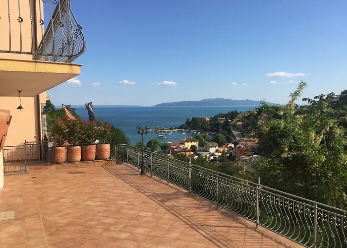 Flora Διαμέρισμα *