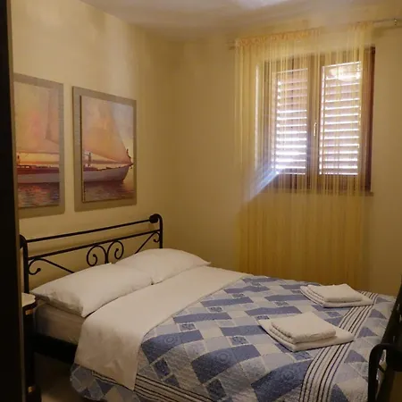 Flora Apartmán