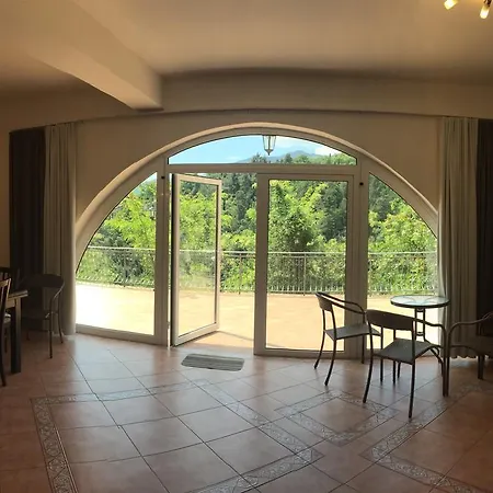 Flora Apartmán